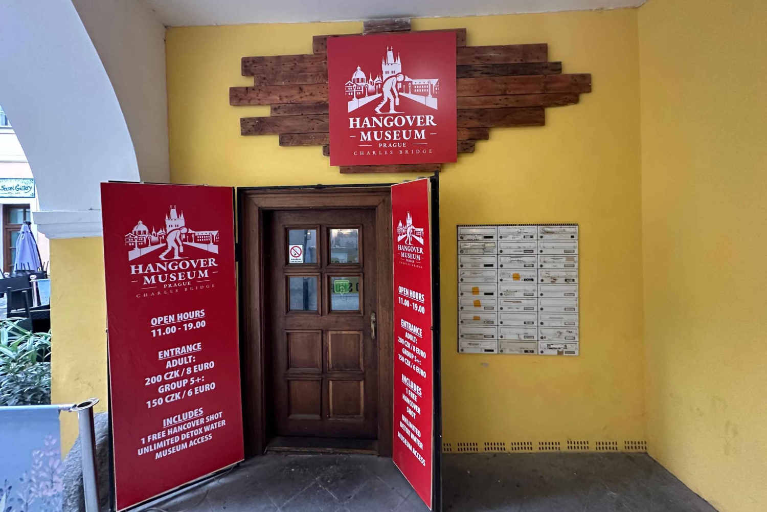 Посетите Музей похмелья в Праге.