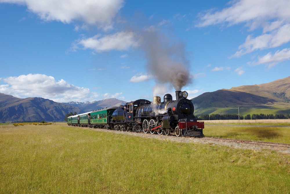 The Kingston Flyer Vintage Steam Train