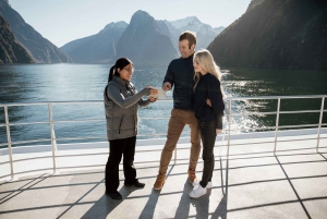 Queenstown: Milford Sound Coach & Cruise Full-Day Trip