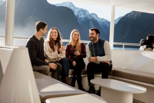 Queenstown: Milford Sound Coach & Cruise Full-Day Trip