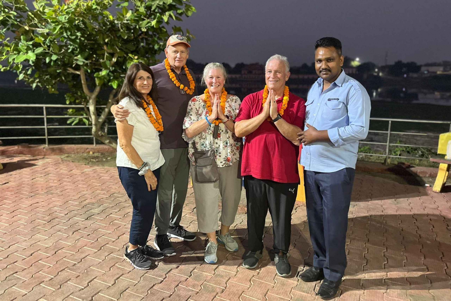 デリー、ジャイプール、またはアグラ：プライベート片道送迎サービス