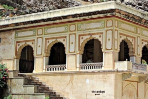 Delhi: Rajasthan Haunted Hanuman Trail Tour med mad