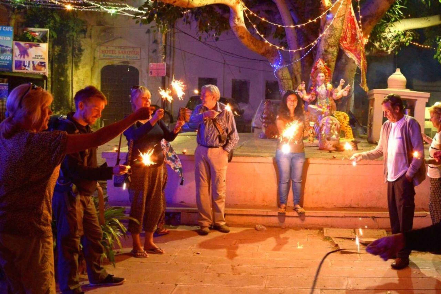 Diwali Celebration paikallisen perheen kanssa Jaipurissa illallisella