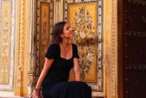 デリー発：車または電車でジャイプールへのプライベート日帰り旅行