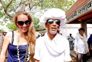 デリー発：車または電車でジャイプールへのプライベート日帰り旅行