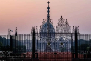 From Delhi: Private Taj Mahal and Agra City Tour by Suv Car