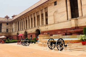 From Delhi: Private Taj Mahal and Agra City Tour by Suv Car