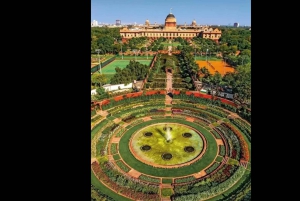 From Delhi: Private Taj Mahal and Agra City Tour by Suv Car