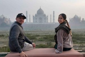 From Delhi: Taj Mahal, Agra Fort, and Baby Taj Day Tour