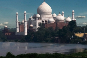 From Delhi: Taj Mahal, Agra & Mathura Tour by Car