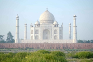 From Delhi: Taj Mahal, Agra & Mathura Tour by Car
