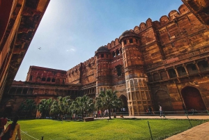 From Delhi: Taj Mahal, Agra & Mathura Tour by Car