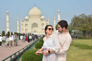 From Delhi: Taj Mahal & Agra Tour by Gatimaan Express Train