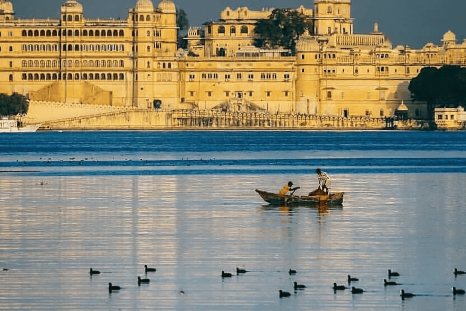 Von Delhi aus: 4-tägige Tour nach Udaipur und Mount Abu mit Flügen