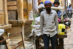 Desde Jaisalmer: Kuldhara y el Fuerte de Khaba Tour privado