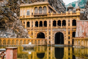 Jaipurs skjulte perler med en lokal (halvdagstur i AC-bil)