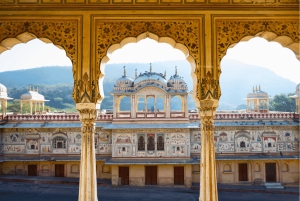 Jaipurs skjulte perler med en lokal (halvdagstur i AC-bil)