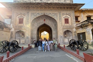 Jaipur: Ganztägige Highlight-Tour mit Tourguide