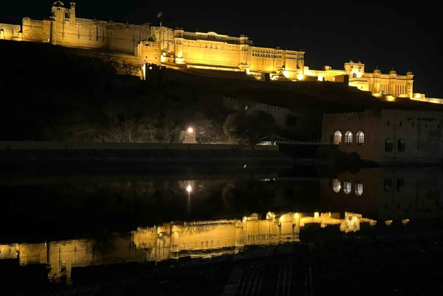 ジャイプール：オープンジープで巡る夜の市内観光