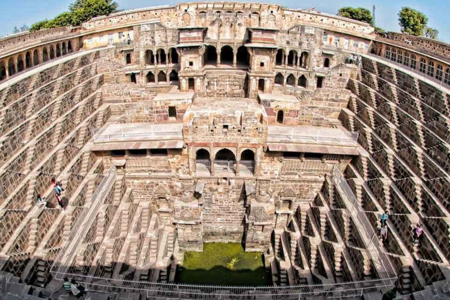 Jaipur: Visita a Chand Baori y el Fuerte Bhangarh - Todo incluido