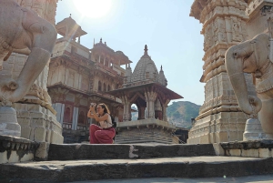 Jaipur: Sightseeingtour met een tuktuk, Galta ji-tempels en eten