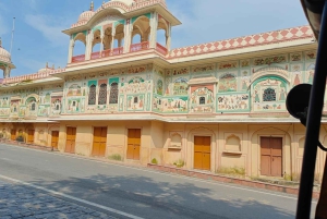 Jaipur: Sightseeingtour met een tuktuk, Galta ji-tempels en eten