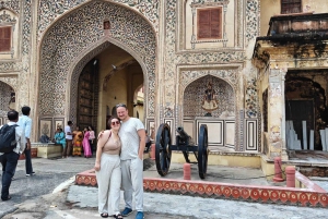Jaipur: Sightseeingtour met een tuktuk, Galta ji-tempels en eten