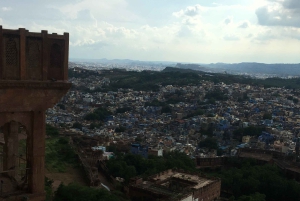 Tour a piedi di Jodhpur, la città blu, con servizio navetta