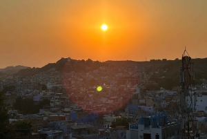 Tour a piedi di Jodhpur, la città blu, con servizio navetta