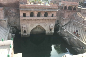 Tour a piedi di Jodhpur, la città blu, con servizio navetta