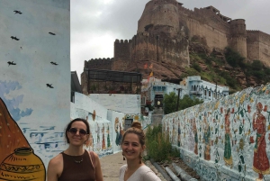 Tour a piedi di Jodhpur, la città blu, con servizio navetta