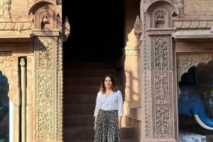 Tour a piedi di Jodhpur, la città blu, con servizio navetta