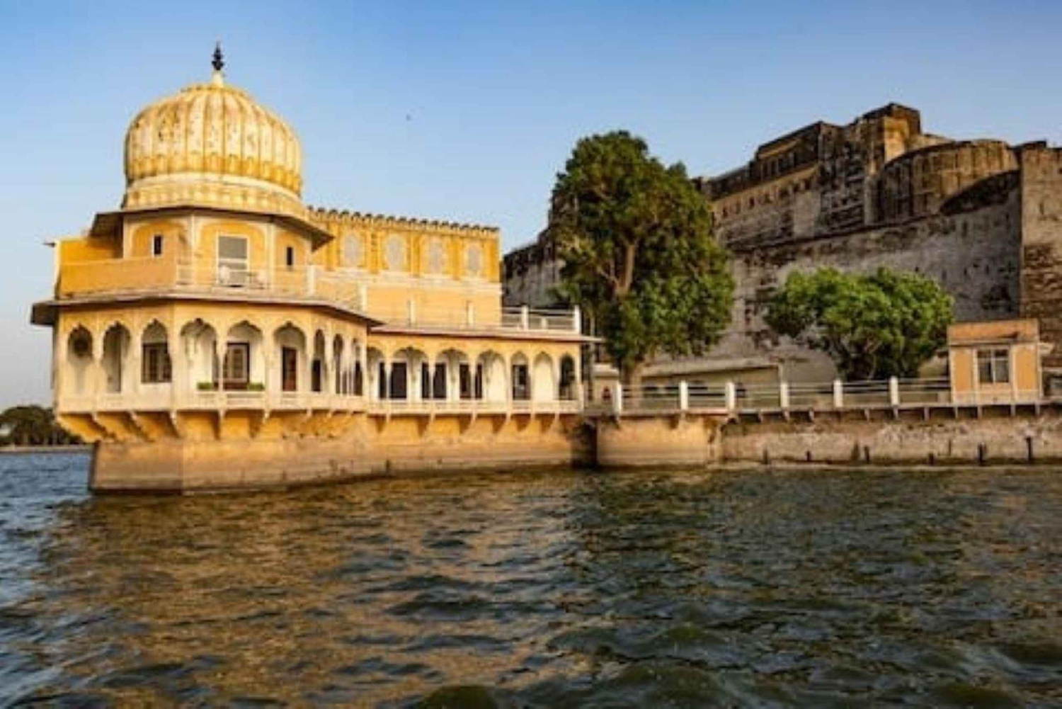 Kishangarh: Bypalads, Phool Mahal og marmortur