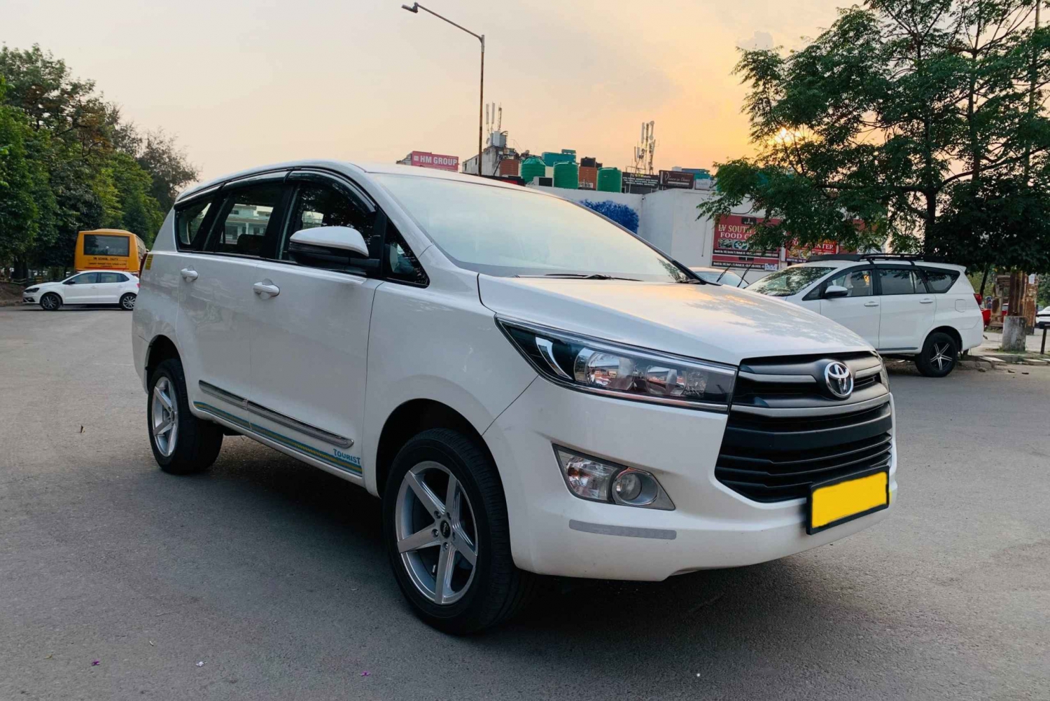 タクシーでデリーからジャイプールへ：デリーからジャイプールへのタクシー移動