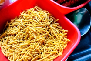 ビーカネールの味：ガイドが案内する屋台の食べ物試食ツアー（7種以上）