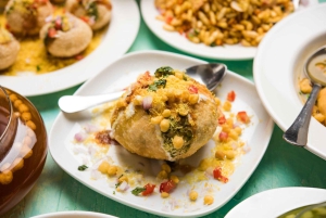 ビーカネールの味：ガイドが案内する屋台の食べ物試食ツアー（7種以上）