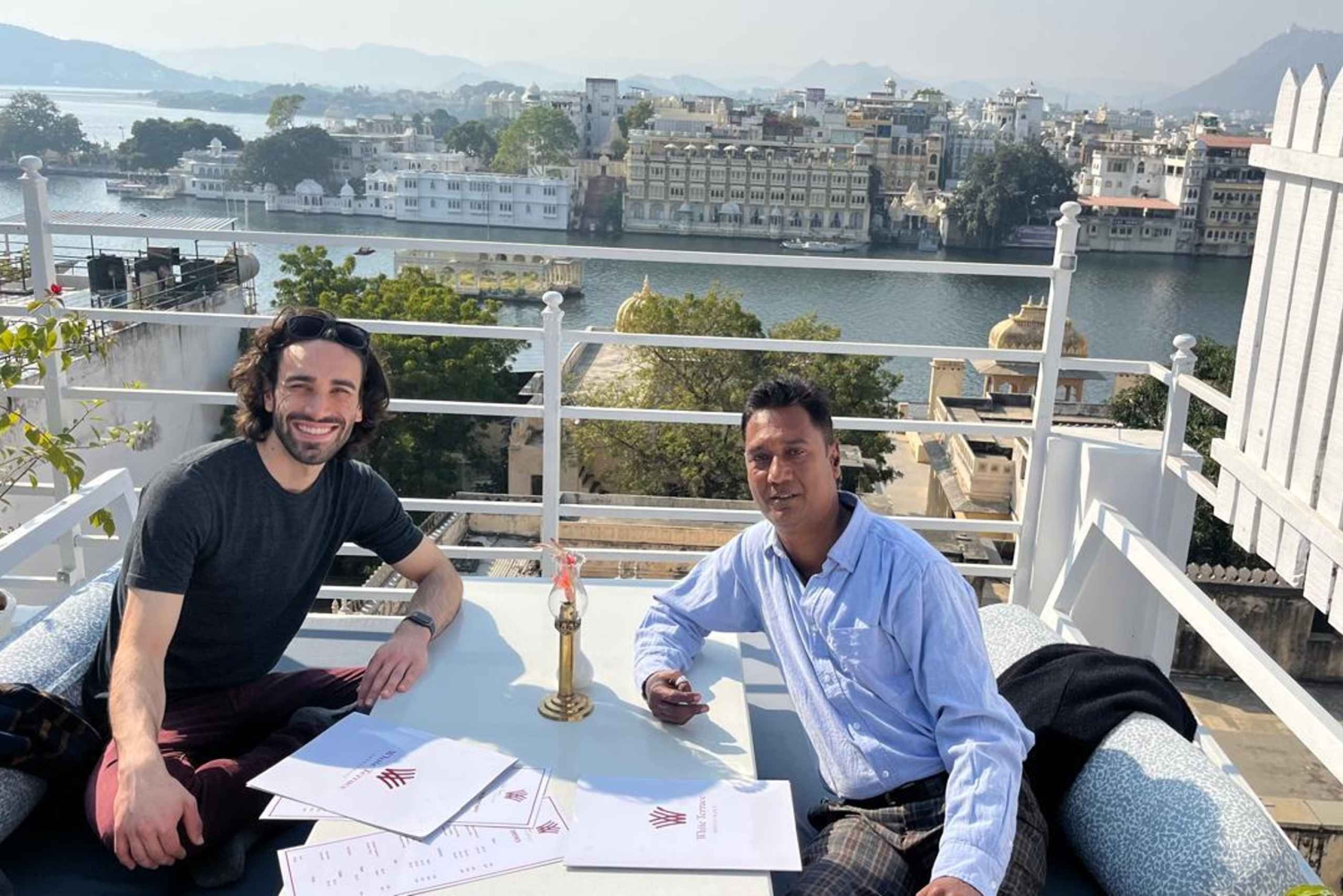 Stadsrondleiding door Udaipur met het stadspaleis en het Pichola-meer