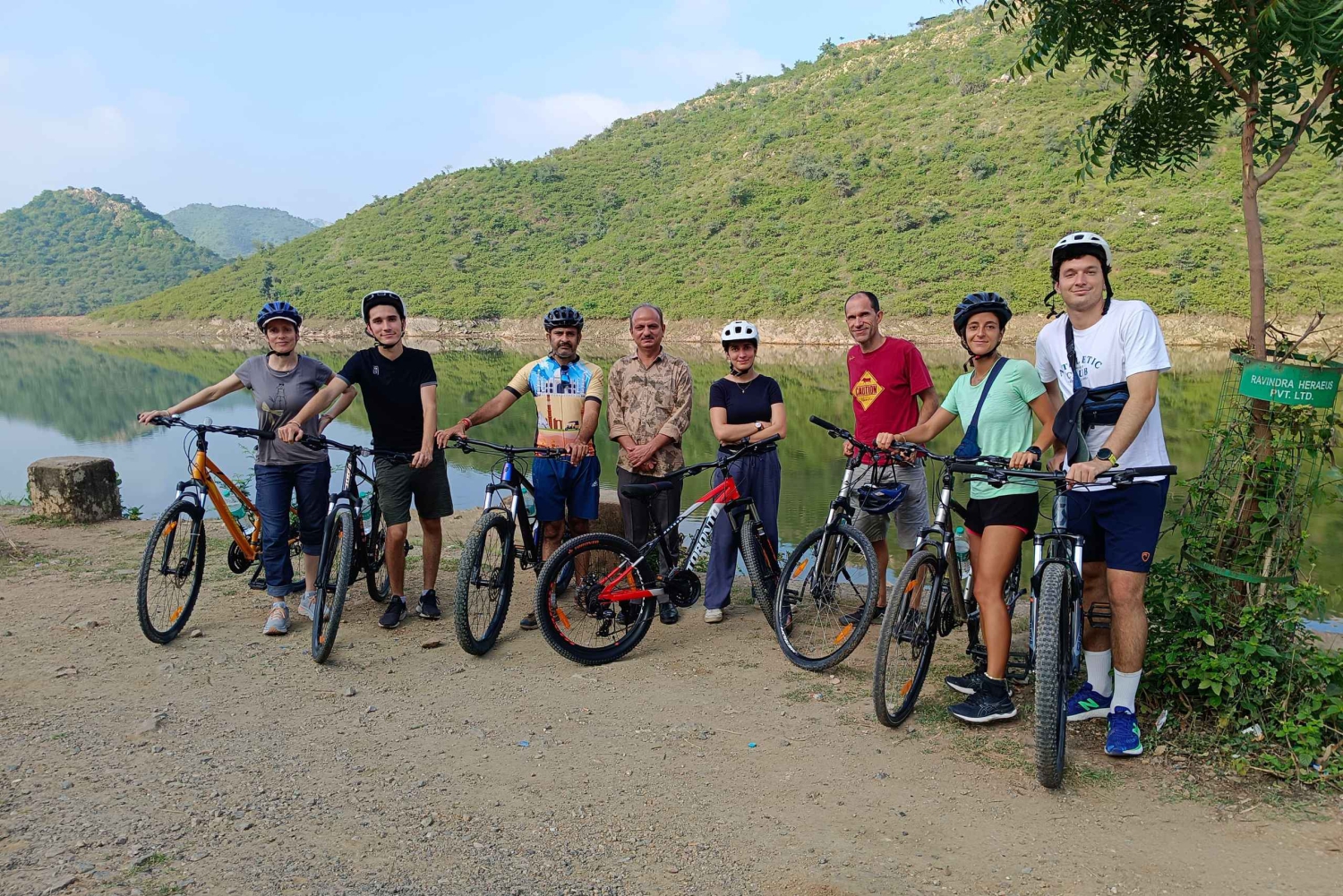 Udaipur: Landsbygdscykeltur med e-cykel och förfriskning