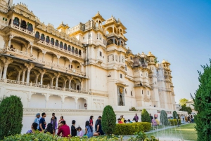 Udaipur: Full Day Private City Tour with Optional Boat Ride