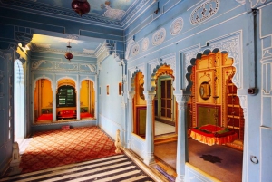 Udaipur: Full Day Private City Tour with Optional Boat Ride