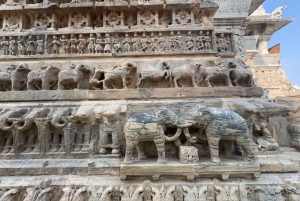 Udaipur: Opastettu kierros Jagdishin temppelissä