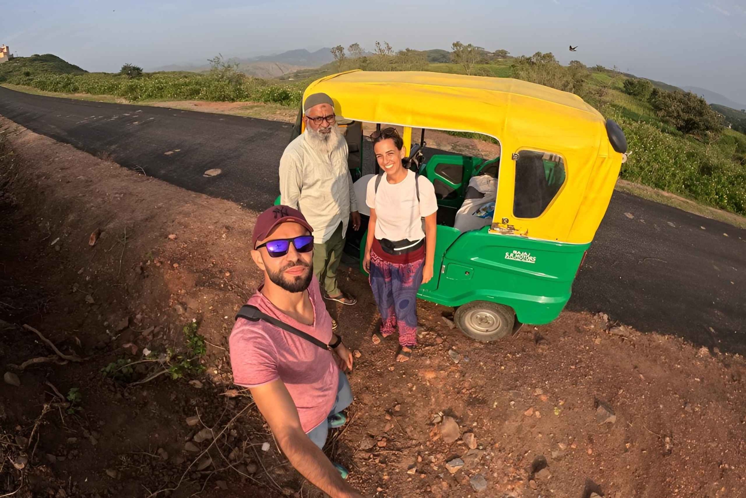 Udaipur: Private Village Tour by Tuk-Tuk or Car