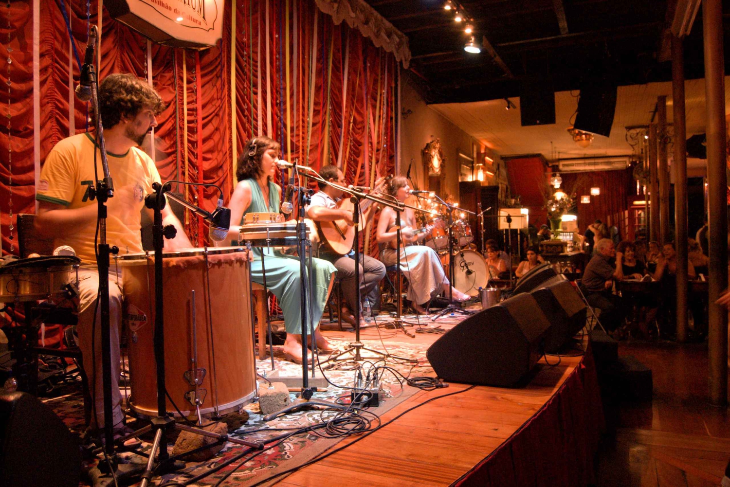 Rio de Janeiro: Indgang til Rio Scenarium, middag og åben bar
