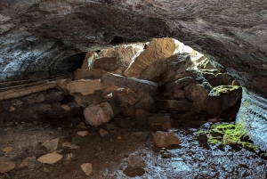 Päivävaellus Helgafelliin: laavaluolat ja tontut – keskitaso