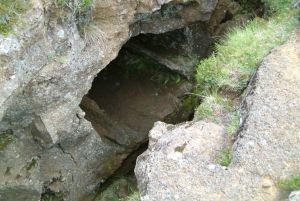 Päivävaellus Helgafelliin: laavaluolat ja tontut – keskitaso