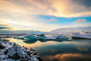 Reykjavik: Jökulsárlón Glacier Lagoon Full-Day Guided Trip
