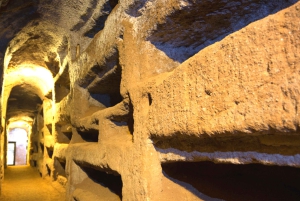 ローマ：アフターアワーズ クリプト＆カタコンベ エクスプレスガイドツアー