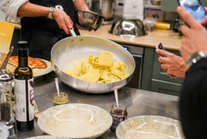 Рим: Мастер-класс по приготовлению пасты и тирамису с неограниченным количеством вина