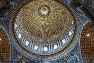 ローマ：サン・ピエトロ大聖堂、墓所ツアー＆ドーム登頂オプション