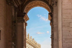 ローマ：サン・ピエトロ大聖堂、墓所ツアー＆ドーム登頂オプション